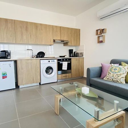 Silver Line 1-Bedroom Apartment In Larnaca Extérieur photo